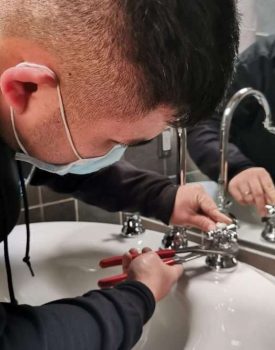 AE71B608-299E-4BD2-B4A5-3E79D7662AAB